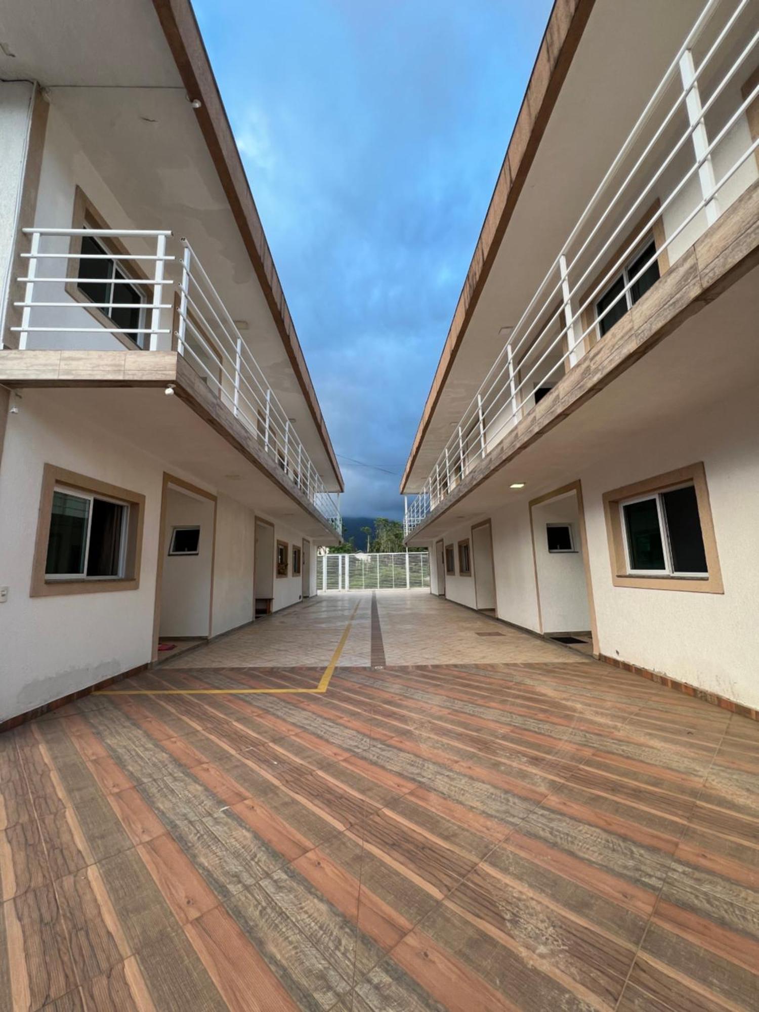 Apto Com Piscina De Maranduba - *
