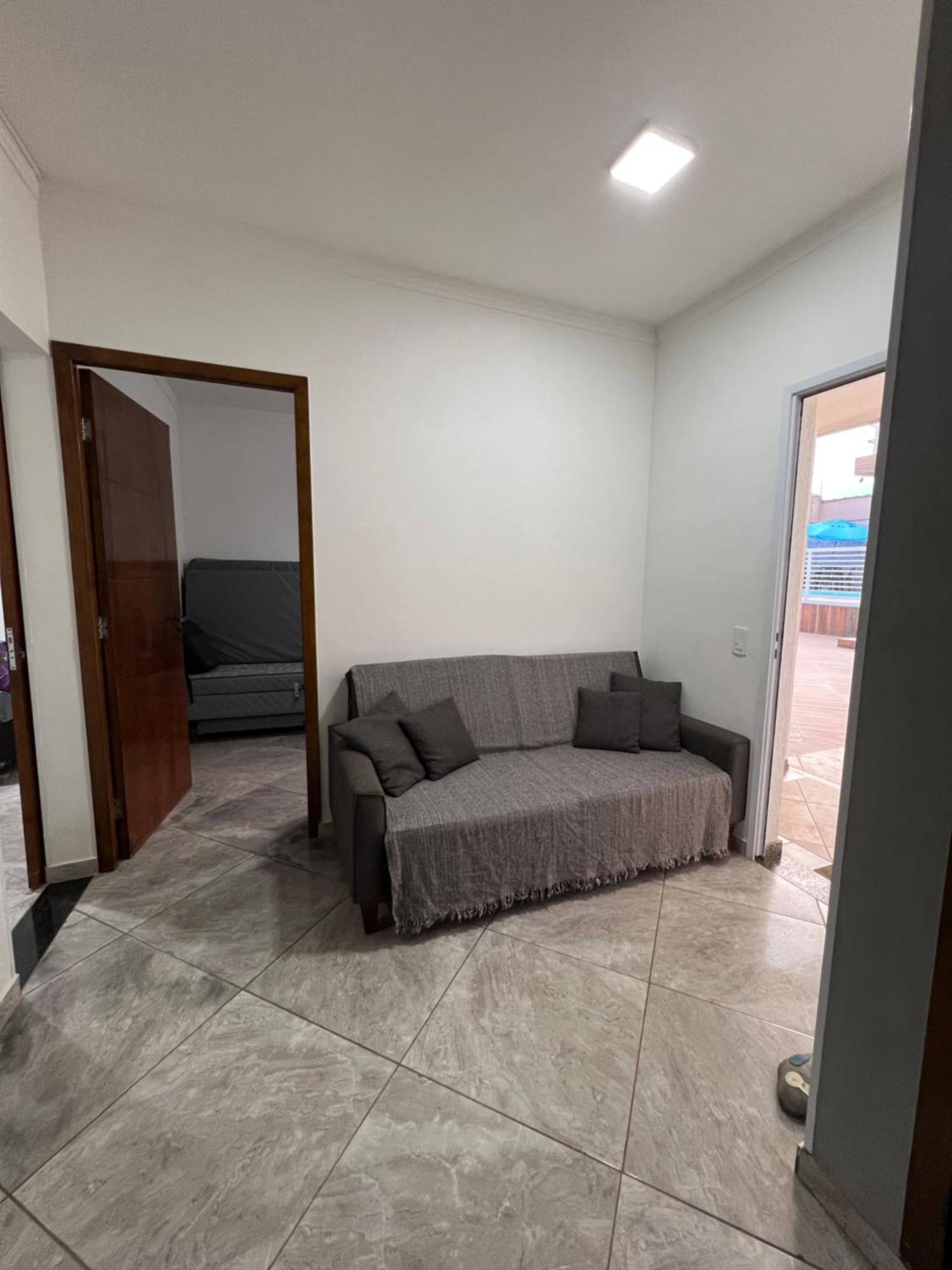 Apto Com Piscina De Maranduba - Apartamento *