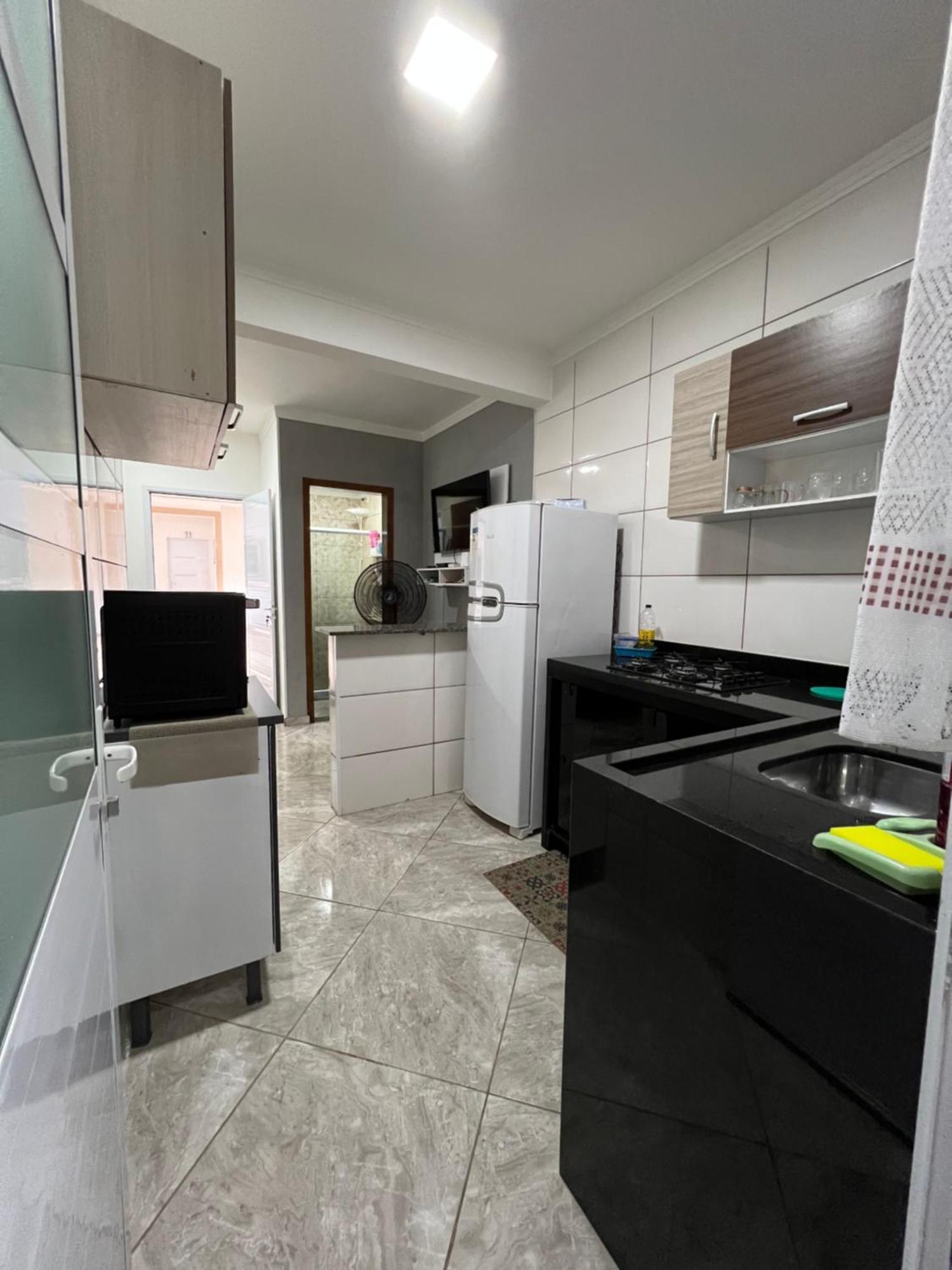 Apartamento Apto Com Piscina De Maranduba - *